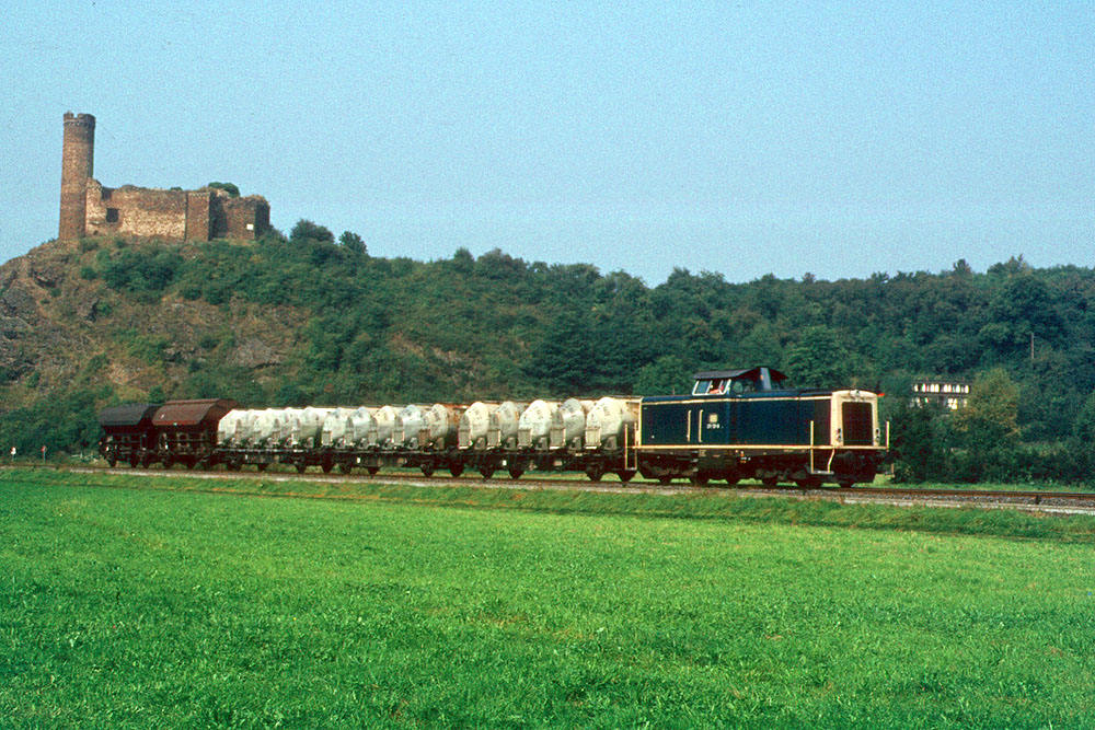 https://www.eisenbahnfotograf.de/datei/September 1981/980126 DB 211131 Aardeck 10.9.81.jpg